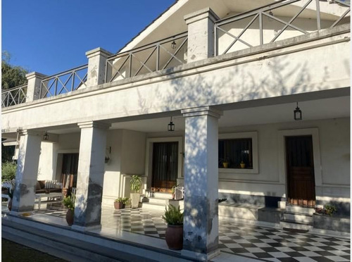 Venta Casa 4 Dormitorios Pellegrini Con Cochera