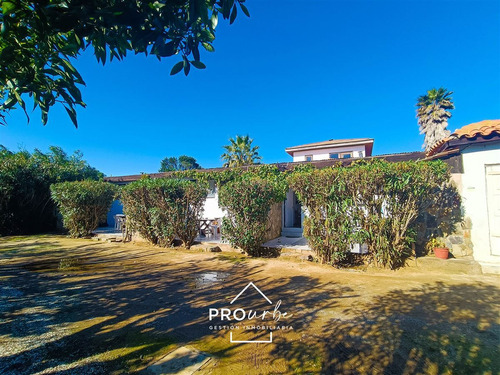 Turístico En Venta Los Molles, La Ligua, 5 Cabañas Y Más.