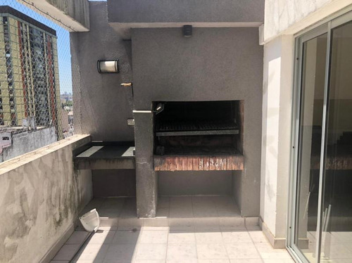 Venta De 4 Ambientes Con Cochera En Caballito. Vista A Pulmón De Manzana