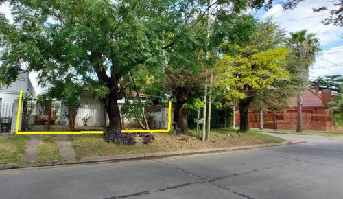 Casa Chica Para Reformar, Sobre Lote 200 M2 En Ituzaingó