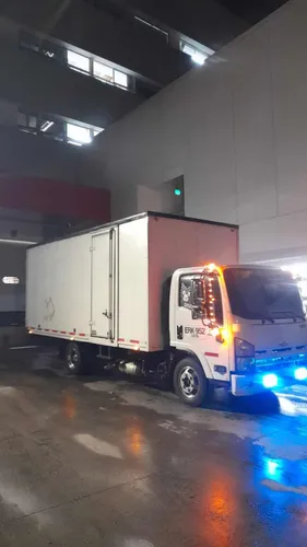 Nqr Furgón Carga Seca 100% Freno De Aire