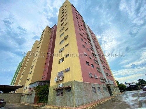 Rah Lara Vende Amplio Apartamento Multifamiliar Ubicado En Excelente Zona Del Oeste De Barquisimeto-lara