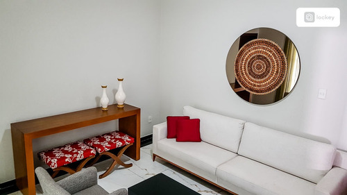 Imagem 1 de 15 de Venda De Casa Com 299m² E 4 Quartos - 13433