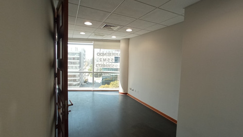 Imagen 3 de 7 de 3 Privados, 2 Estacionamientos Y 1 Bodega. Como Nueva