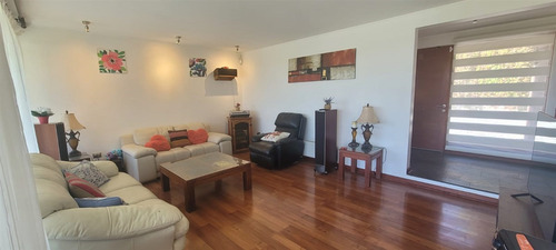 Casa En Venta De 6 Dorm. Colegio Dunalastair Peñalolen