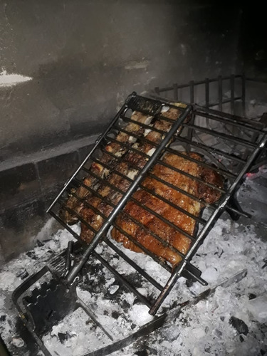 Imagen 7 de 8 de Asador Criollo Parrilla Pinche Portatil Fogon 4kg - Brasas®