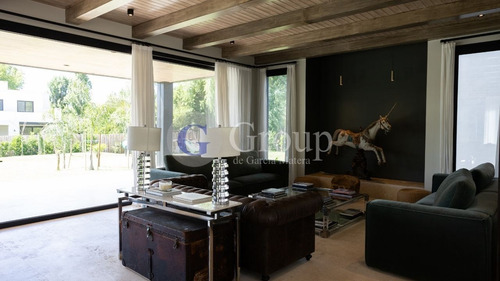 Casa En Venta En Altos De Pilar, Pilar, G.b.a. Zona Norte