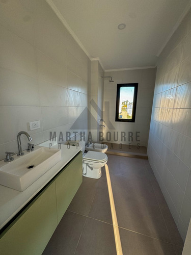 Casa En Venta En Santo Tomas, Pilar, G.b.a. Zona Norte