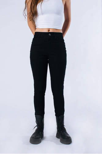 Jean Skinny Negro Clasico Tiro Alto Calce Perfecto