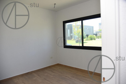 Casa En Venta De 5 Ambientes En Puertos