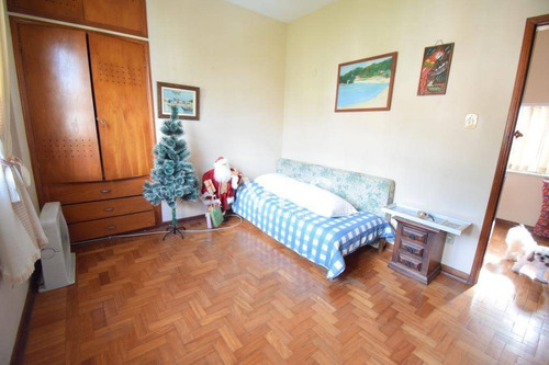 Casa Com 4 Dormitórios À Venda, 200 M² Por R$ 920.000,00 - Jardim Cascata - Teresópolis/rj - Ca0347