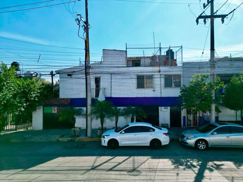 Casa En Venta Por Mercado De Abastos