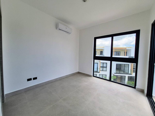 Apartamento Penthouse En Alquiler En Vistaca, Punta Cana, 2h