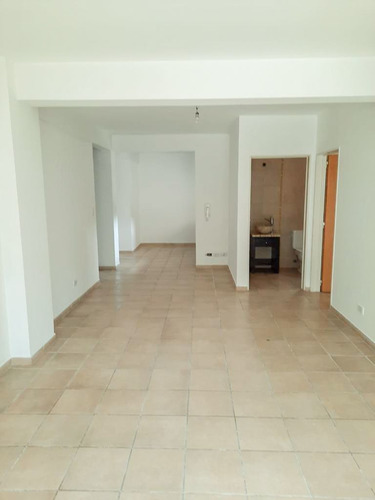 Imagen 3 de 13 de Departamento 3 Ambientes En Excelente Ubicación