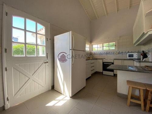 Hermosa Casa En Barrio Privado, Punta Del Este- Ref: 2792