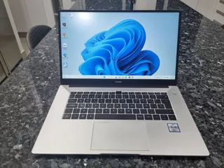 Laptop Huawei Matebook D15, Precio A Negociar!!!