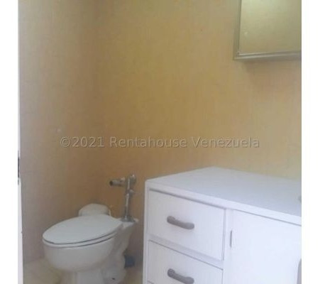 Imagen 6 de 12 de Oficina En Alquiler Campo Alegre 22-3706 Renta House Los Samanes