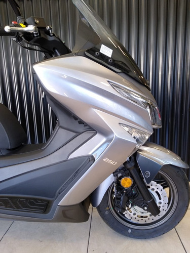 Imagen 9 de 15 de Kymco Xtown 250 ( No Downtown 350 I ) Tomo Permuta