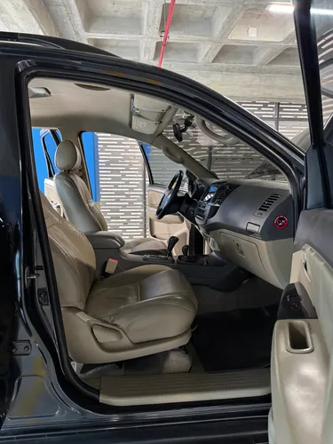 Toyota Fortuner 2013