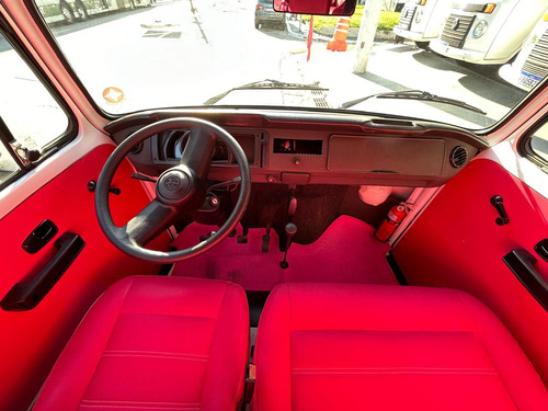 Volkswagen Kombi 1.4 Standard Total Flex 3p