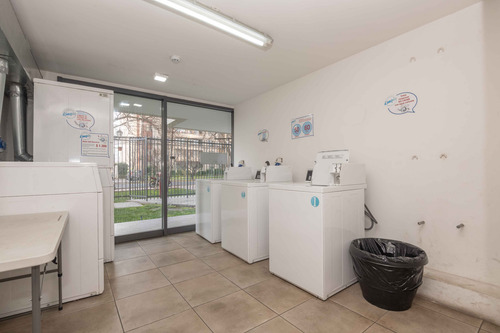 Edificio Av. Lo Ovalle (1 Est. 1 Bod.) Vista Norte Piso 4