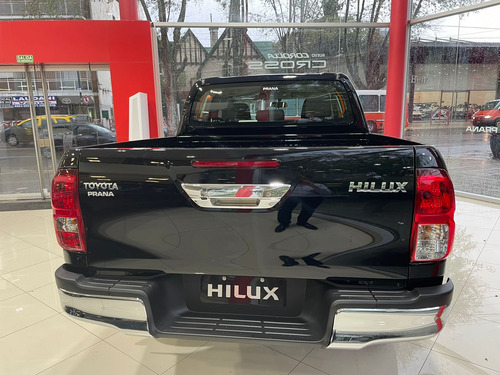 Toyota Hilux 4x2 D/c Sr 2.4 Tdi 6 A/t 2025