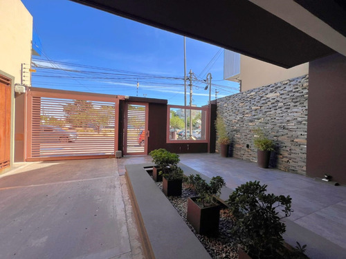 Depto 2 Ambientes En Duplex Con Balcon // Av. Presidente Peron 2672