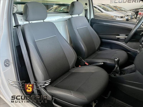 Imagem 10 de 11 de Volkswagen Saveiro 1.6 Msi Trendline Cs 8v
