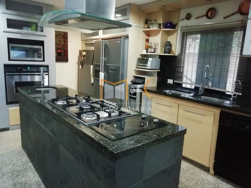 Imagen 20 de 21 de Mk Inmobiliaria, Vende Bella Y Cómoda Casa De 1389,88 Mts² De Terreno Y 403,81 Mts² De Construcción, Ubicada En La Urbanización Karimao Country / 04128517764