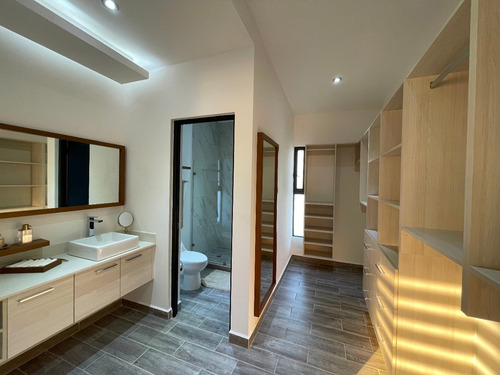 Casa En Playa Del Carmen Nueva De 3 Recamaras Con Terraza