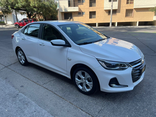 Imagen 2 de 10 de Chevrolet Onix 2021 1.2 Premier At