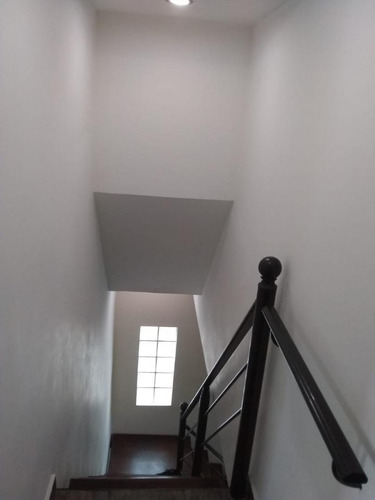 En Venta En El Palomar Zona Barrio Aeronautico A 5 Cuadras De La Estacion Chalet Al Fondo De 6 Ambientes 2 Baños Quincho Pileta F: 8740