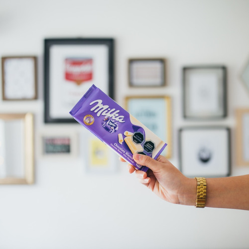 Imagen 5 de 7 de Milka Chocolate Blanco Barra 100 Gr