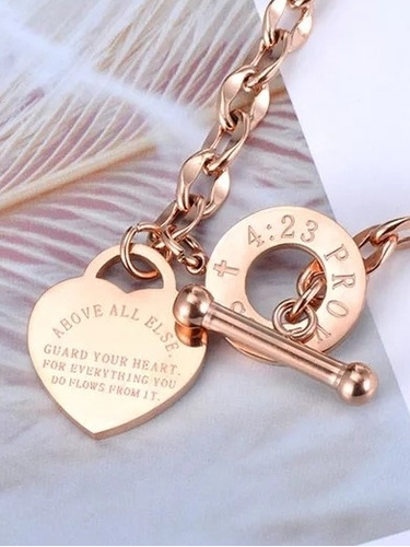 Imagen 2 de 5 de Collar Dorado Eslabones Gruesos Dije Corazón Buchón Broche T