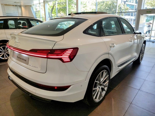 Imagen 12 de 25 de Audi Q8 2023 Nuevo Etron E-tron Sportback Q7 Rsq8 2022 0km