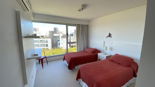 Imagen 18 de 30 de Apto Con Vista Al Mar, Parrillero Propio, 3 Suites Servicio, Temp 2022 - Playa Brava