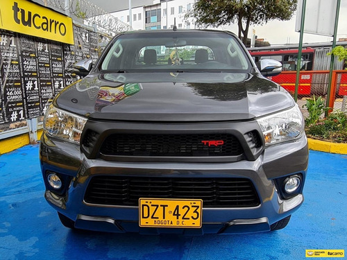 Imagen 2 de 15 de Toyota Hilux 2.8 Edición 50 Aniversary