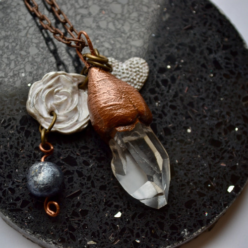 Imagen 6 de 7 de Collar Boho Con Piedra Cuarzo, Corazon, Flor, Cobre, Cod1