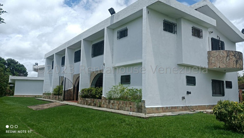 Hermosa Casa, 980m2 De Construcción En 2.602m2 De Terreno, Salón De Fiesta De 160m2, Tasca, Parrillera, Y Dos Baños, Imponente Área De Piscina Con Duchas Y Caney, 