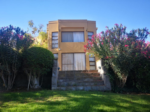 Hermosa Parcela Con Casa Construcción  Solidada