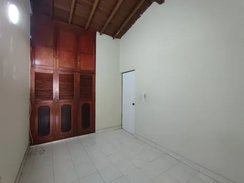 Casa En Arriendo En Avenida Libertadores. Cod A30663