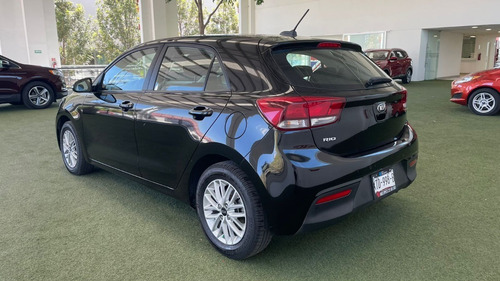 Imagen 6 de 14 de Kia Rio Hatchback