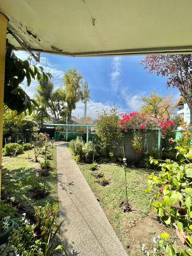 Oportunidad! En Amplio Terreno 370 M2, Manquehue N. - Video!