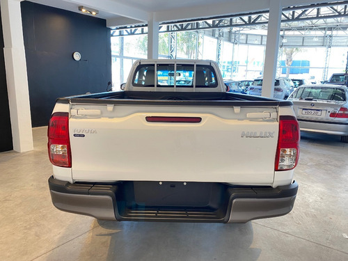 Imagen 5 de 14 de Toyota Hilux Dx 2.4 Tdi 4x4 Cs Vehiculosdeloeste