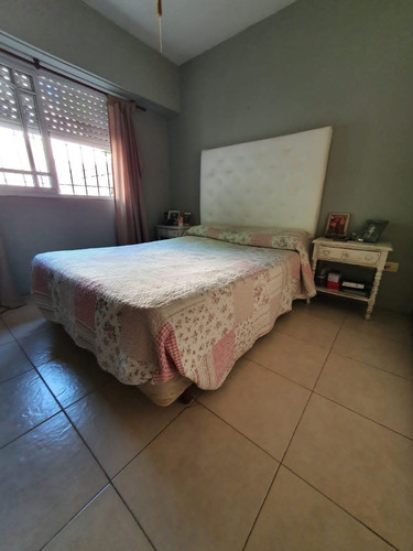 Imagen 7 de 10 de Hermoso Duplex Con Patio Y Cochera Cubierta.