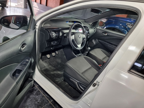 Toyota Etios 1.5 X 6Mt