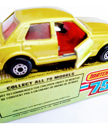 Matchbox Ingles Caja Inglesa Nuevo Esc 1/64 Mide 7 Cm Rdf1 Dorado Oscuro Con Tapizado Rojo