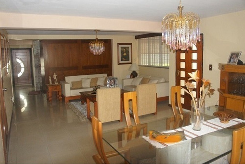 Imagen 3 de 17 de En Venta Casa Quinta De Dos Niveles, Macaracuay 631m2, 5h, 7b, 4m,5pe