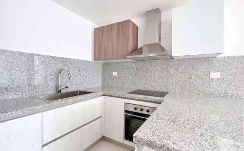 Imagen 3 de 17 de Apartamento Terminado Con Vista Al Lago
