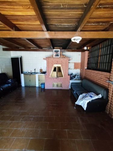 Josefina Toledo: Casa Comercial En Venta En La Viña, 466m², Para Ser Remodelada, Terreno Rectangular, Inmejorable Ubicación, 222544